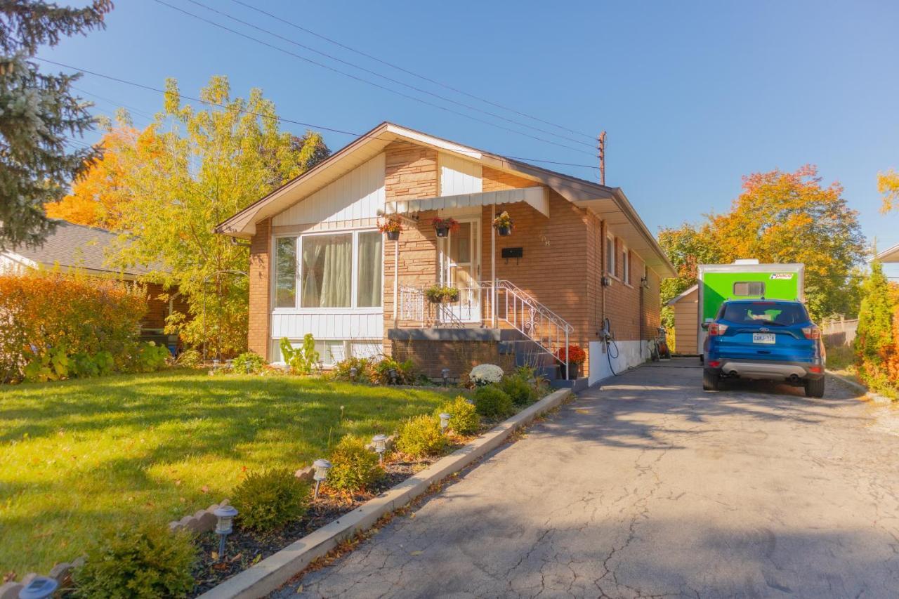 Cozy Private Room-Your Perfect Place In Hamilton Exterior photo