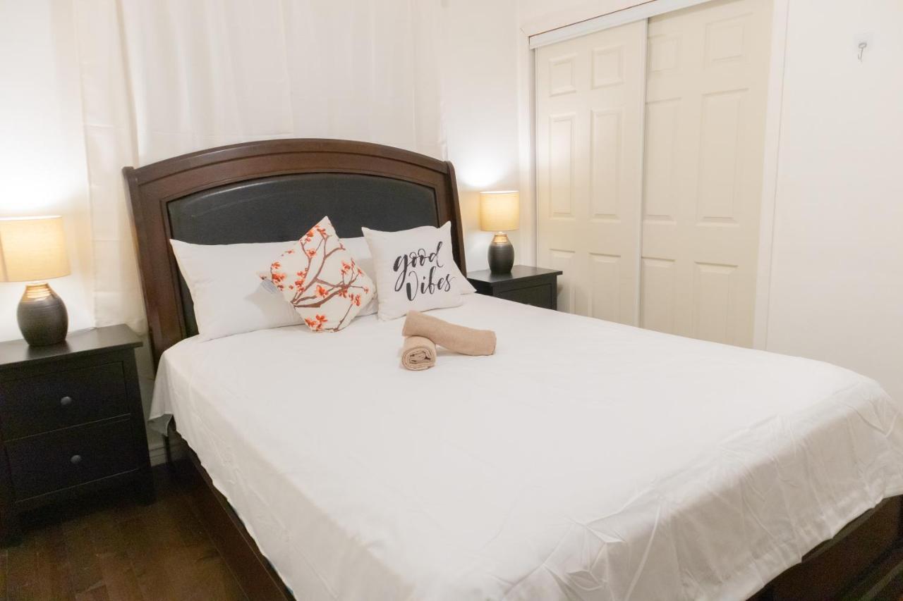 Cozy Private Room-Your Perfect Place In Hamilton Exterior photo